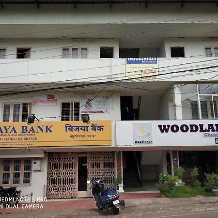Hotel Woodlands Chottanikara Exterior foto
